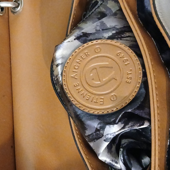 SOLD! Etienne Aigner Valencia Handbag - Picture 4 of 7